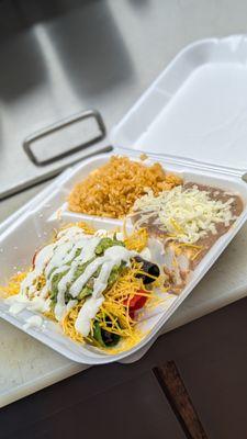 Tired of taquito that are chewy and with dry meat? Our Taquitos keep their flavor and juiciness. What are you waiting for? Order yours now!