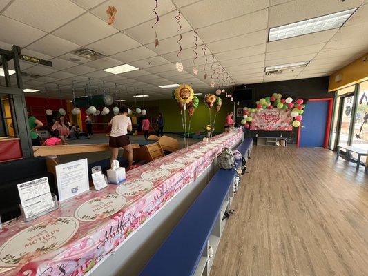 Muffins with Mommy decor