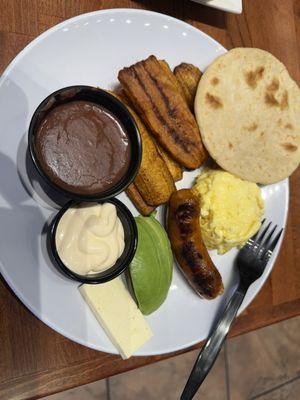 Desayuno Tipico. Traditional Honduran Breakfast
