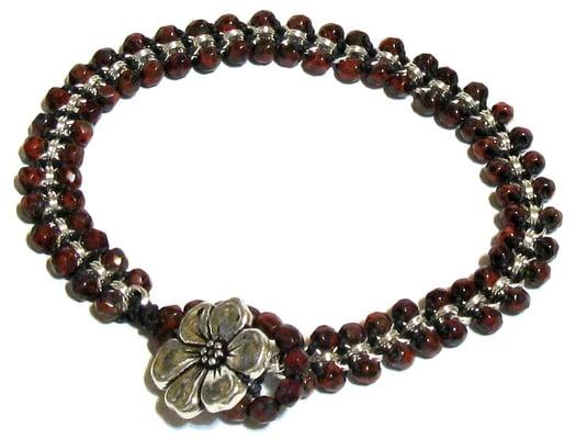 Free Tutorial On the links bracelet tutorial
Free Pattern
http://beadaddictiononline.com/products/on-the-links-bracelet