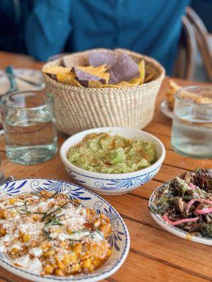 Elote, chips and guacamole