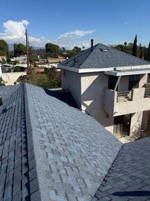 Universal Roofing Crew