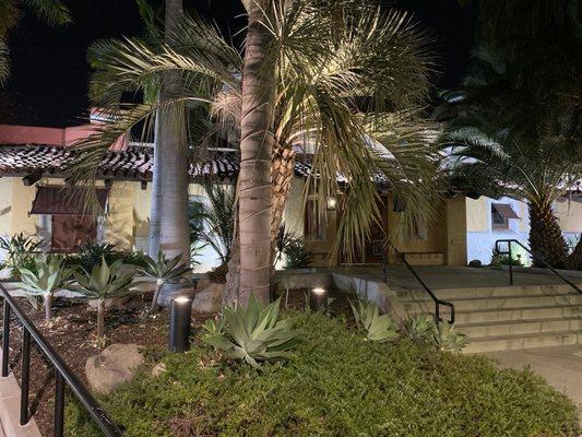 Texas Roadhouse in Laguna Hills is happening!!