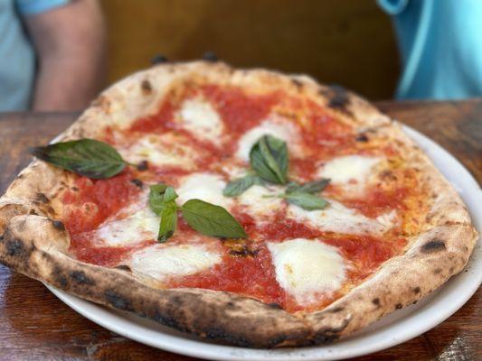 Buffalo Burrata Margherita! Savory Sauce, Suoer Yummy!