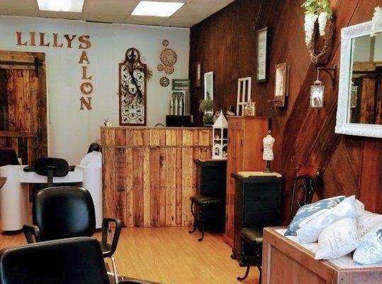 LILLYS SALON