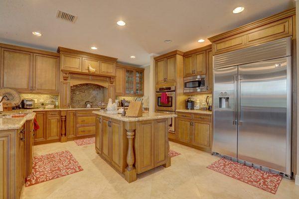 Matthew Weiner - Laurie Finkelstein Reader Real Estate