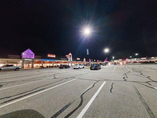 Tanger Outlets Tilton