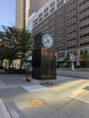 Kern's Clock, Detroit