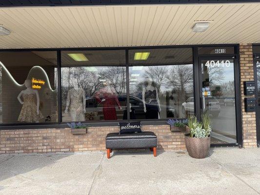 We specialize in high-quality alterations and custom tailoring for both men and women. Whether it's resizing a favorite outf