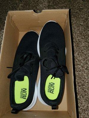 SKECHERS Warehouse Outlet