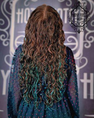 Hotsy Totsy Salon Ltd