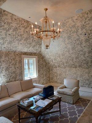 Romero's wallpaper and paint