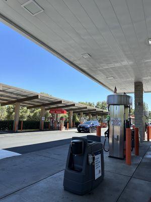 The Roseville 76 Station