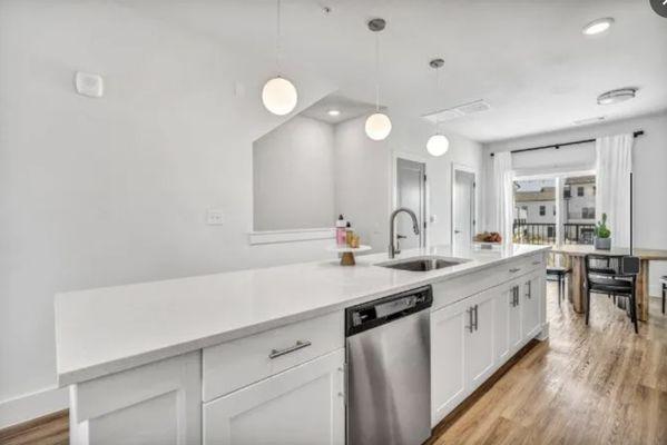 Apartment Locating
Joshua Dahan Real Estate