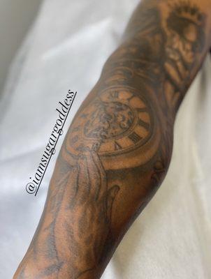 Sugaring is great for Tattoos and bring them vibrant again! After Arms