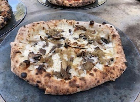 White Mushroom Pizza