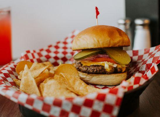 Big Ez Burger + chips