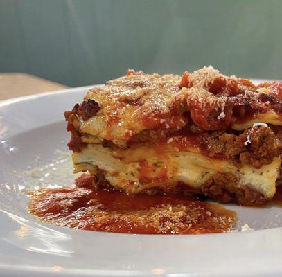 Serratore’s Pasta & Pizza