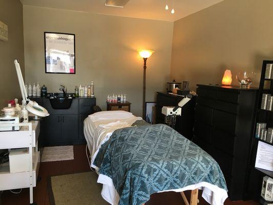 The treatment room is just waiting for you!