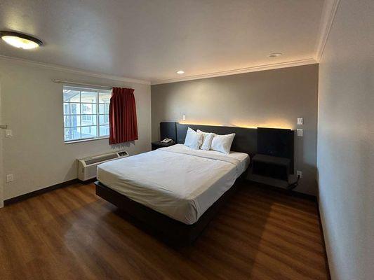 Studio Mojave CA Single