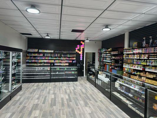 We currently have the most popular disposable vapes.