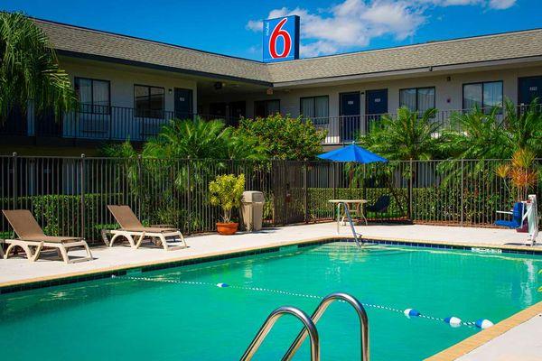 Motel Lantana FL Pool