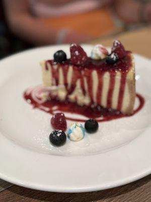 Cheesecake with berries