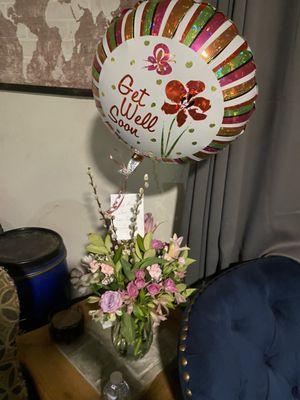 Arrangement and get well soon balloon!