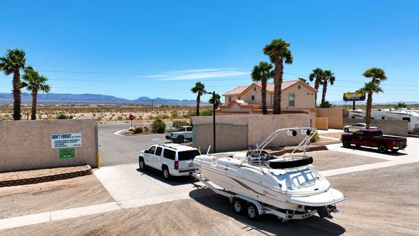 Desert Lakes Storage
