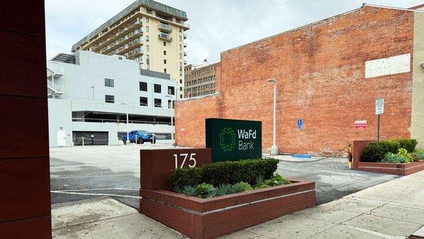 Photo of the WaFd Bank Branch location in Beverly Hills, California. Located at 175 South Beverly Dr, Beverly Hills, CA 90212