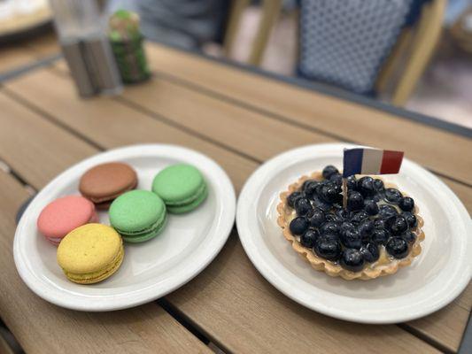 Blueberry Tart & HOMEMADE FRENCH MACARONS (authentic french cookie)