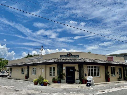 Aluna Wellness Center & Spa