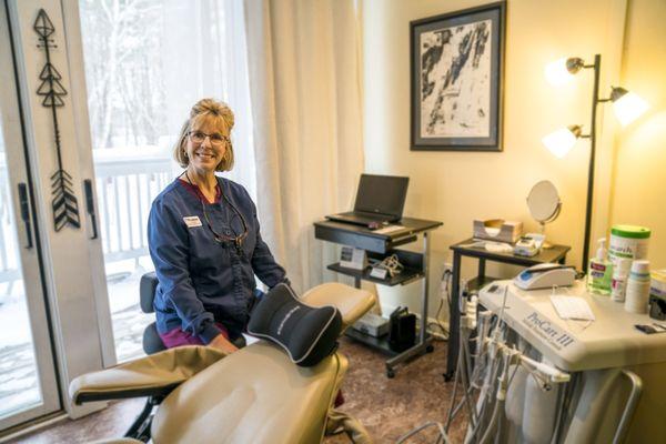 Independent Dental Hygienist Susanne Kuehl in her office
