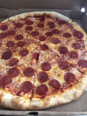 Large pepperoni pizza