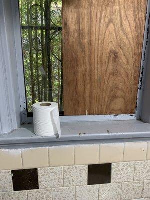 Boards instead of a window no locks