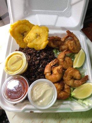 Camarones con congri