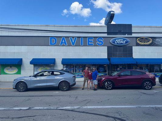 Davies Ford of Charleroi