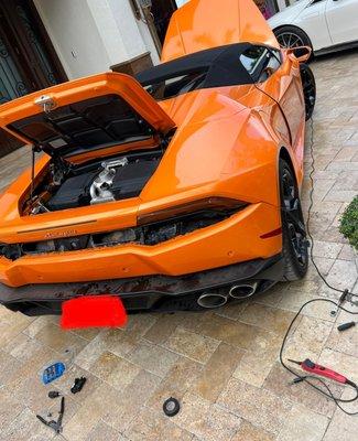 Lamborghini with some electrical issues MOBILE MECHANIC 