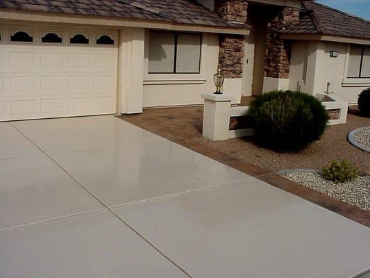 Epoxy & Poly Driveway with Flagstone Coating Border