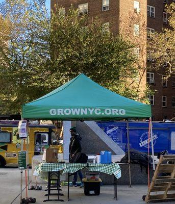 I'm going to start a campaign for year round Greenmarket Upper East Side! 11/13/24