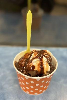 Sweet Coconut(Non Fat) Froyo + Toppings with Color Changing Spoon~ It taste like fresh coconut, I was hooked!!