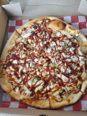 BBQ chicken pizza
