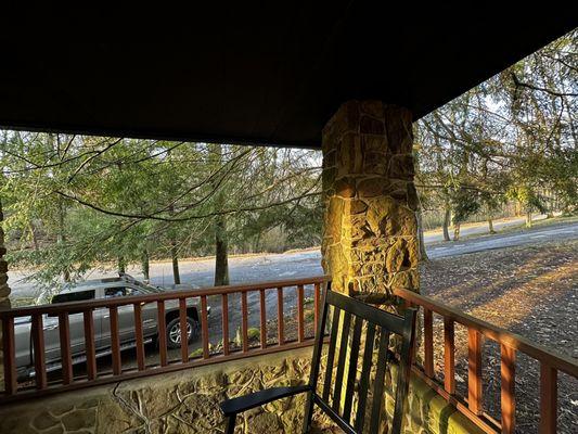 Merged driveway with the entrance to the castle.