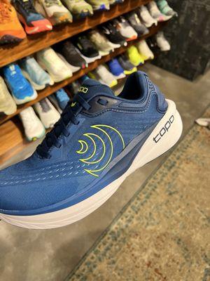 Topo Athletic Phantom 4