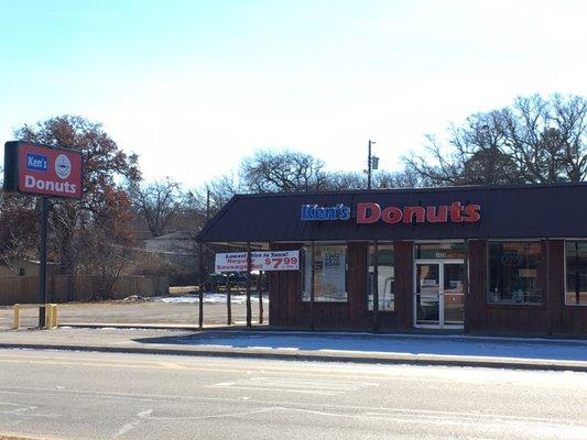Ken's Donuts