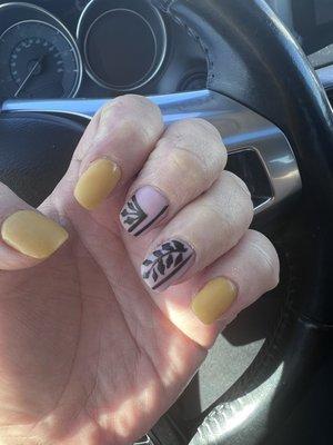 Queen Nails