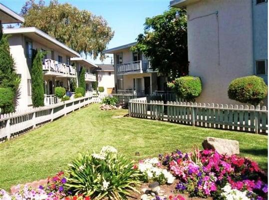 Monterey Manor Apartments
