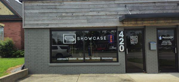 Showcase Trophy & Awards