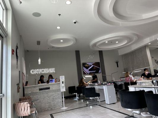 Oxygenic Nail Lounge