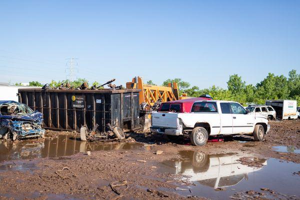 Two Little Bee's Auto Parts